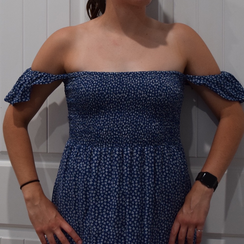 Blue strapless top